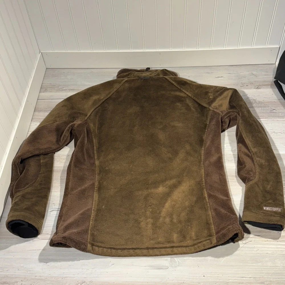 Mountain Hardwear no rips